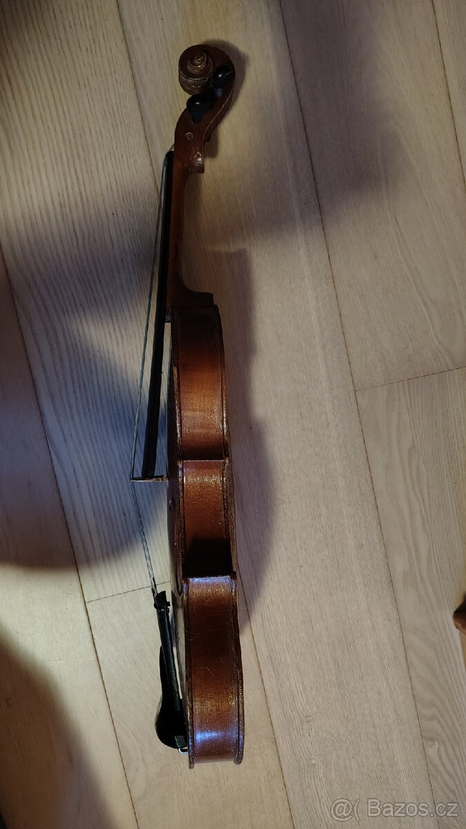 Housle starožitné 3/4. Délka zad 34 cm. - 7