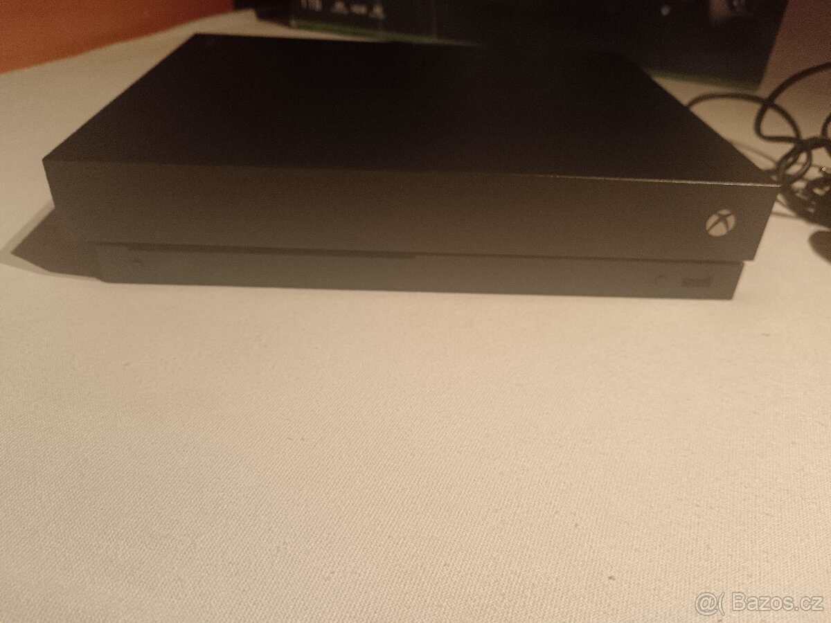 Microsoft Xbox One X 1 TB+ Hra na CD - 7