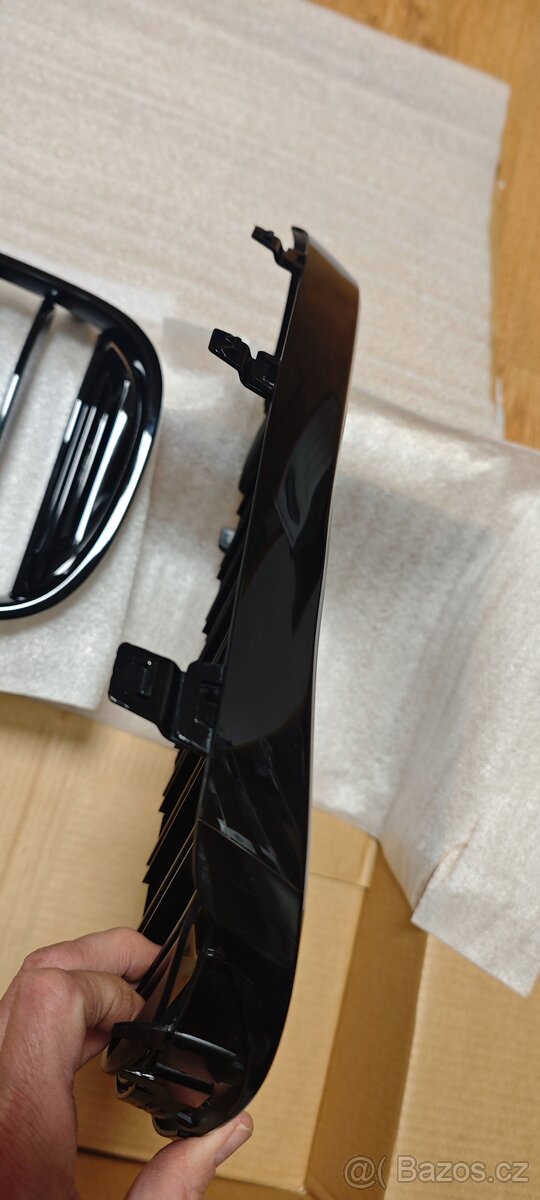 PŘEDNÍ MASKA, LEDVINKY BMW G11, G12, 2015- 2019 ČERNÝ LESK - 7