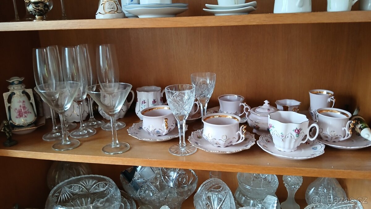 Doplňky z bytu (obrazy, broušené sklo) - 7