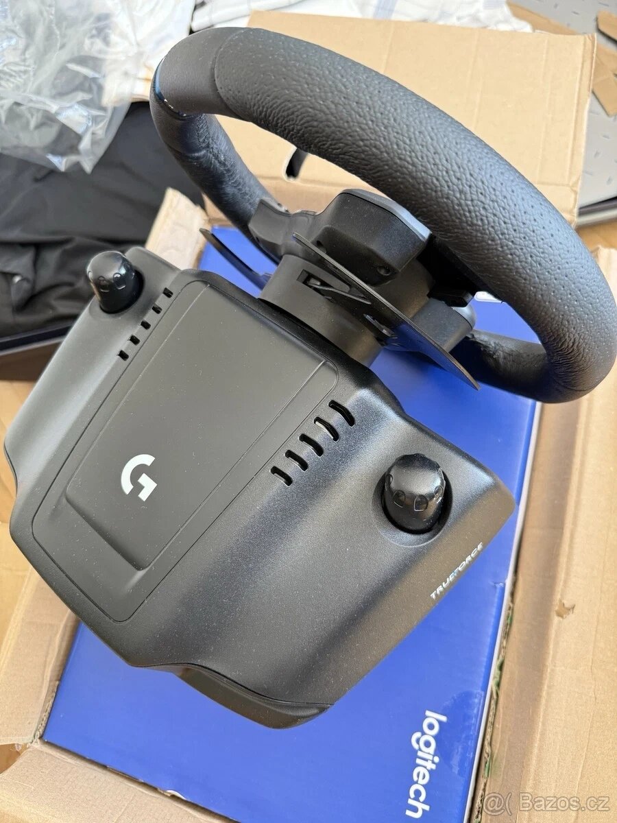 Závodní volant Logitech G923 Trueforce - vč. řadicí p - 7