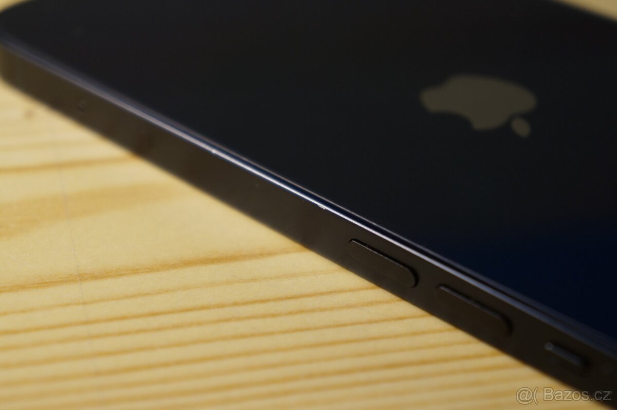 iPhone 13 – zamknutý iCloud, prakslý display - 7