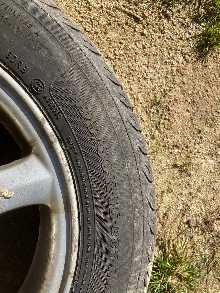 Volvo V70 I 15" kola 4 ks + zimni pneu na dojezd [REZERVACE - 7