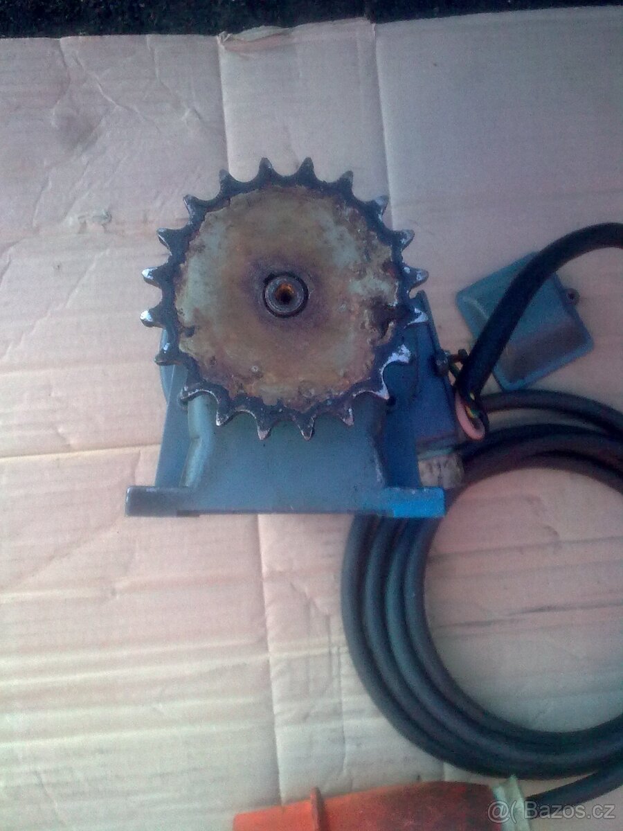 Elektromotor s převodovkou. - 7