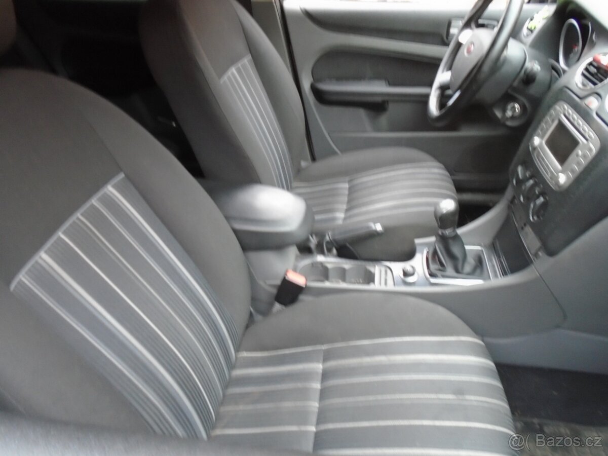 ford focus 1,6tdci 08 díly ST nárazník přední - 7