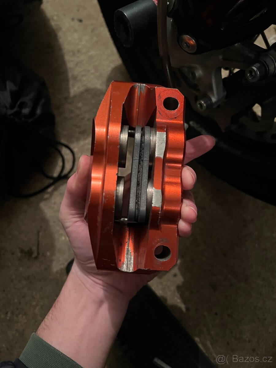 Beringer brzdový třmen čtyřpístek - 7