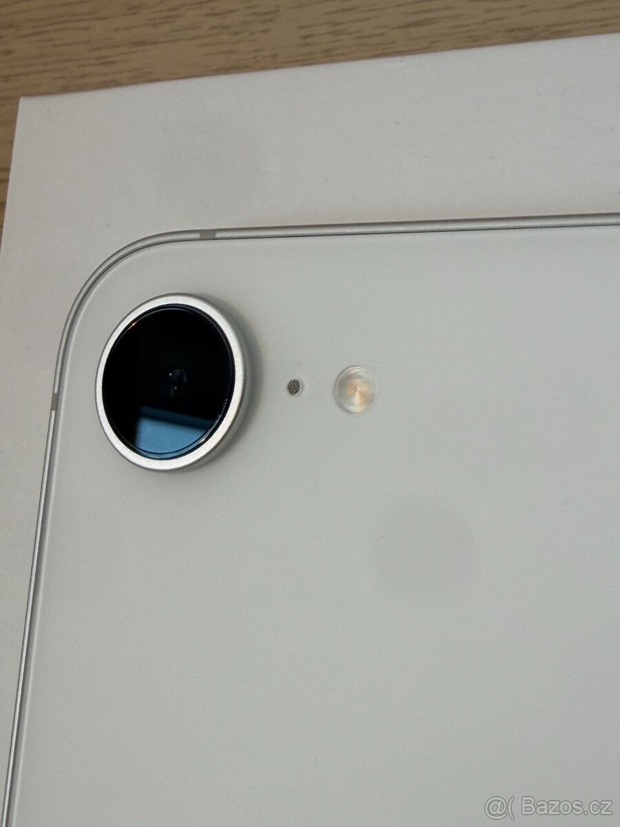 Prodám iPhone 17e 256 GB – bílý - 7