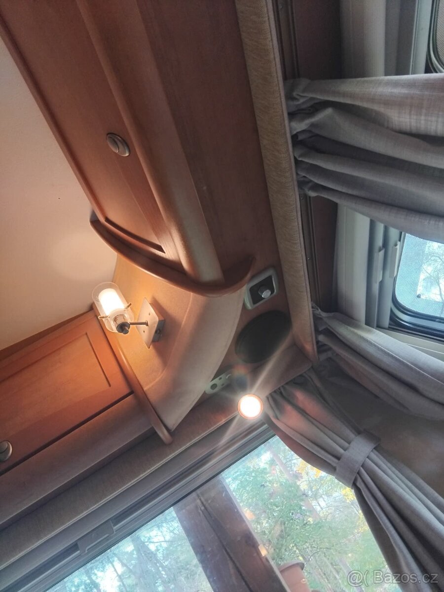 PRODÁM DVOUOSÝ KARAVAN CAMEO BESSACAR 550 GL - 7