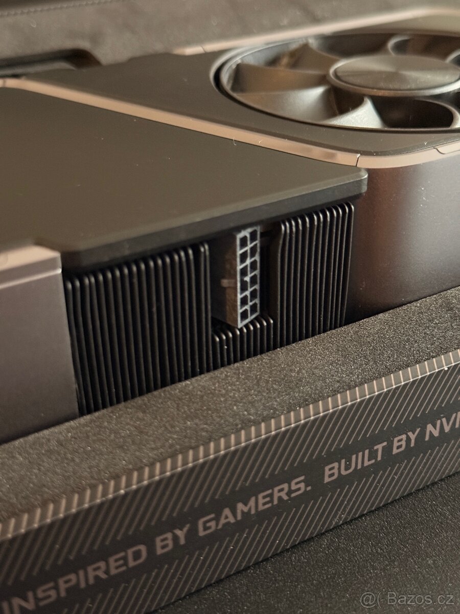 NVIDIA GeForce RTX 3070 Ti Founders Edition - 7