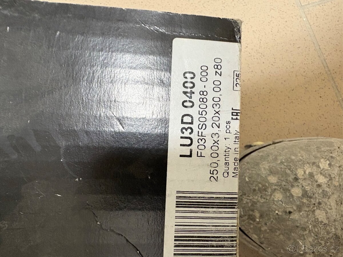 Formátovací pila s předřezem. - 7