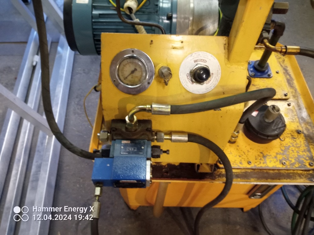 Hydraulická jednotka - 7