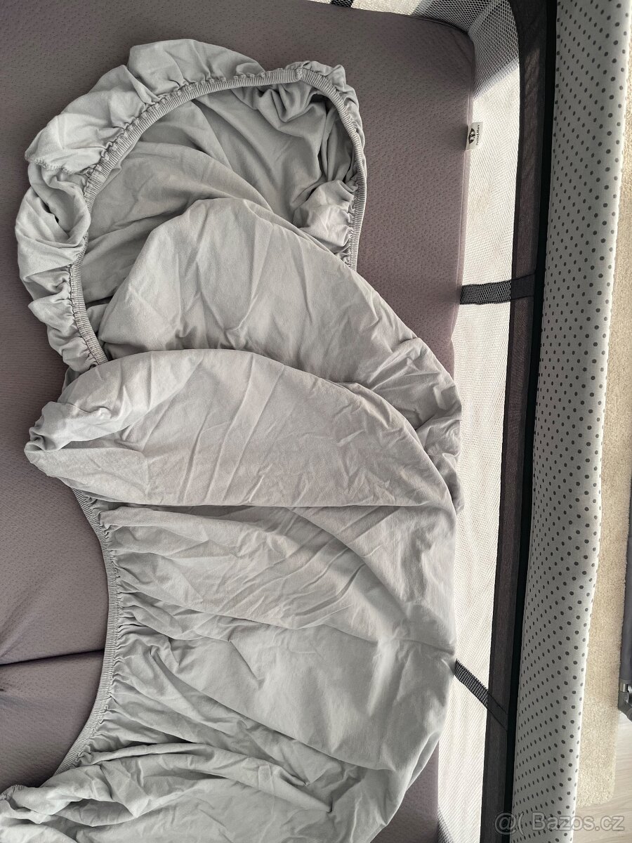 Cestovní postýlka - 7