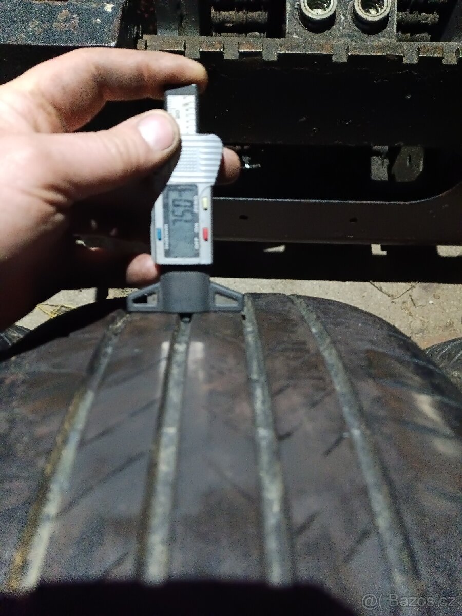 Letní sadu Bridgestone 235/55 R19 101V - 7