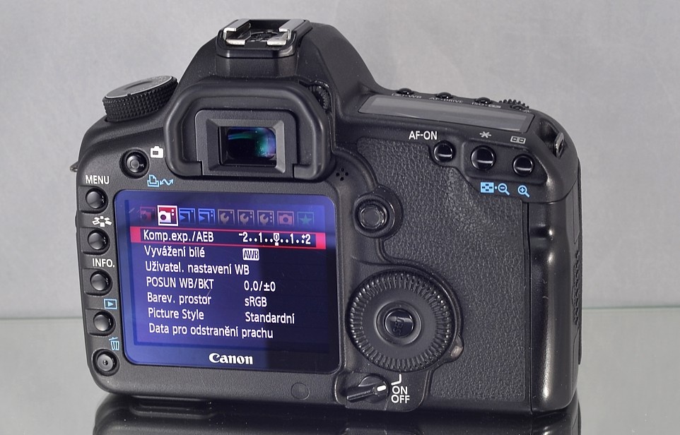 Canon EOS 5D Mark II full-frame Full HDV42000 Exp - 7
