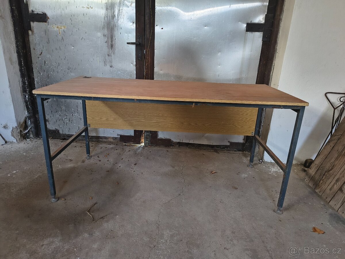 Pracovní stůl 152x70 - 7
