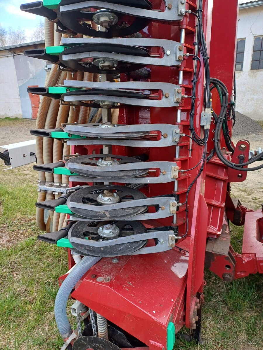 Samojízdný aplikátor Vredo VT4546 + diskový injektor ZB3 875 - 7