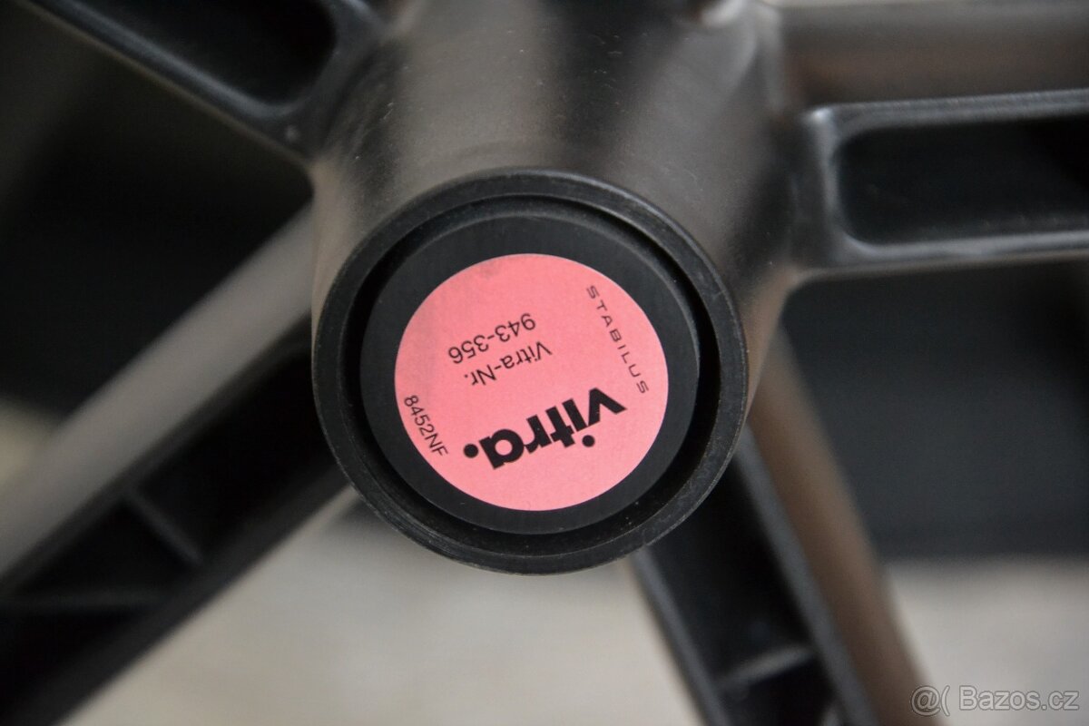 Kancelářská židle - Vitra ID Soft pc 22 500,- - 7