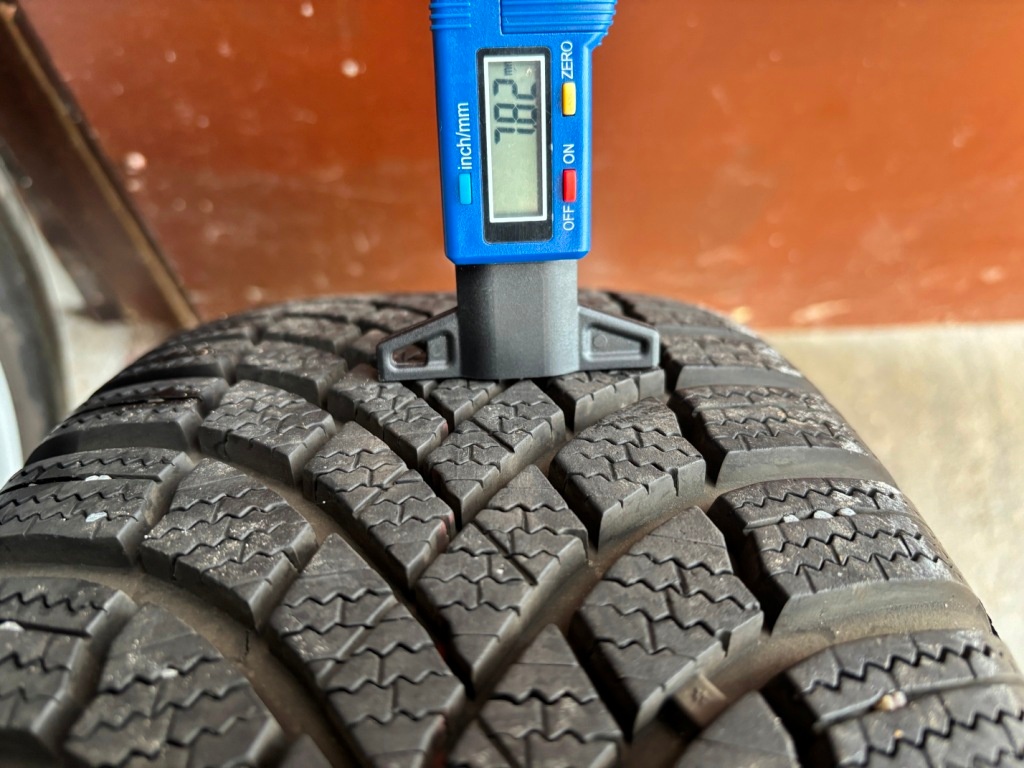 Prodám zánovní zimní alu sadu 17" Škoda Octavia IV - 7