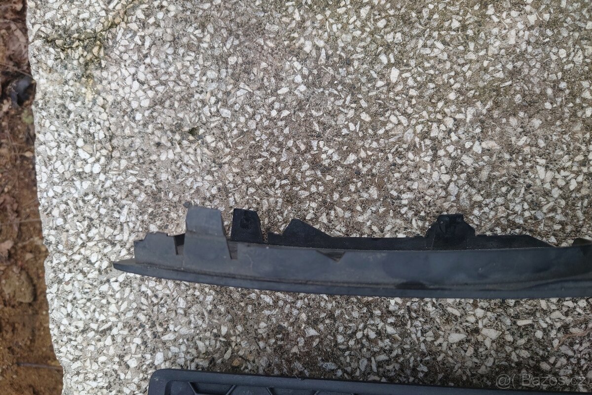 Volvo S80 - kryty předních mlhovek - 7