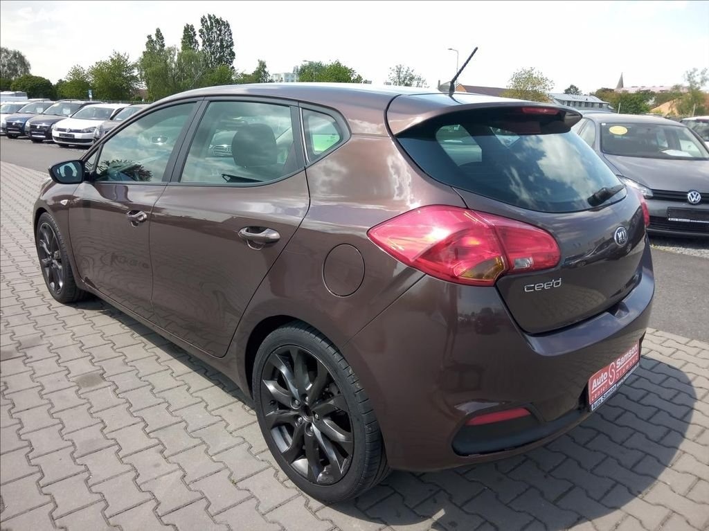 Kia Cee´d 1,4 CRDi 66kW KLIMA ESP - 7