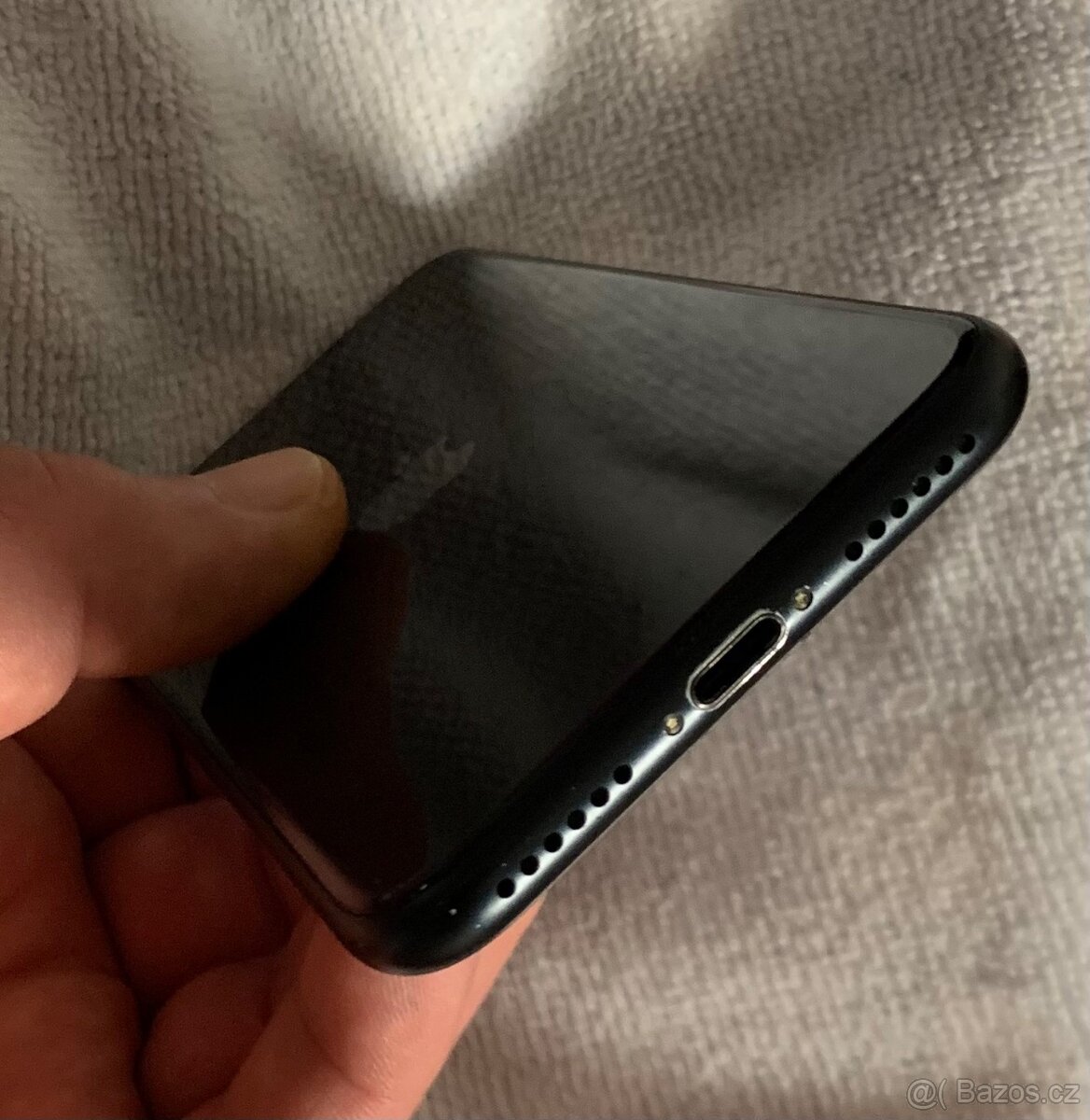 IPhone SE 3. Generace 2022 - 7