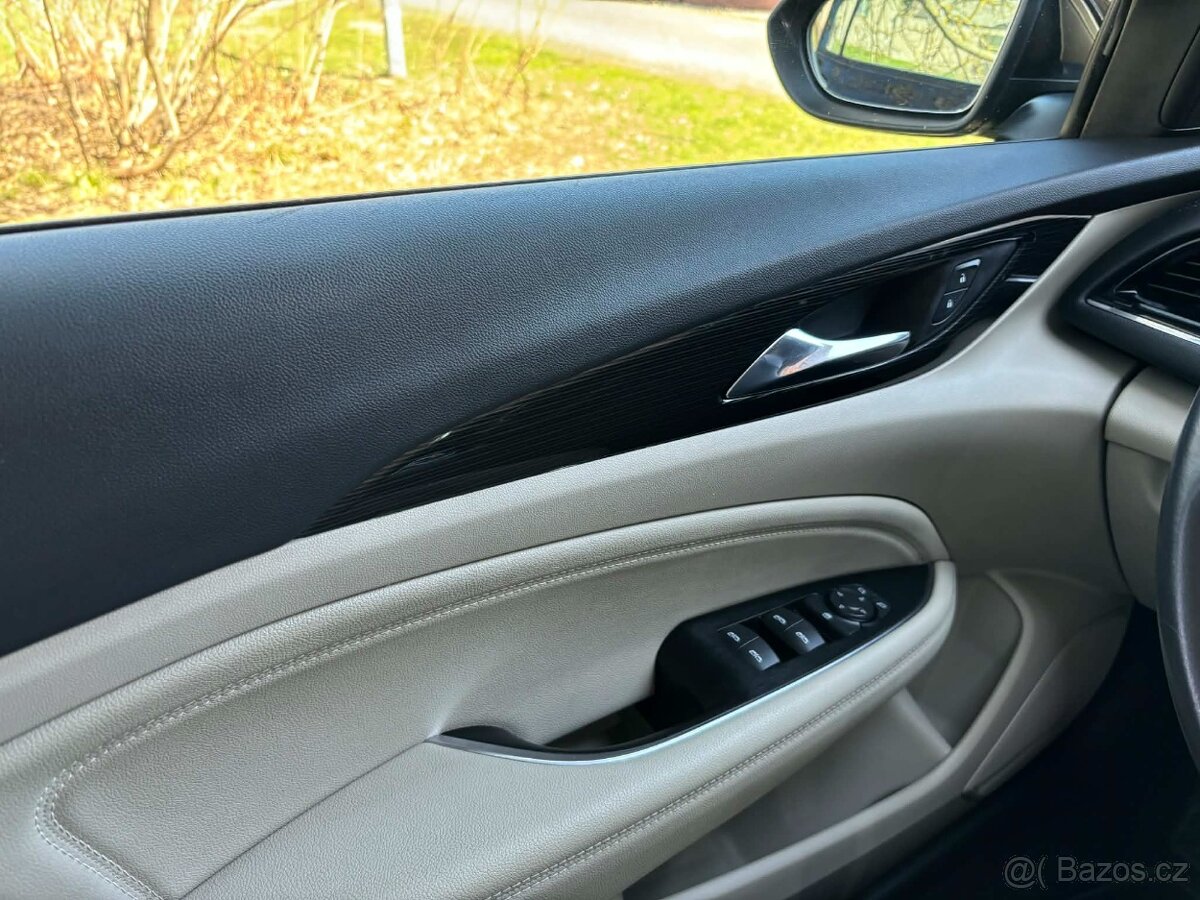 Opel insignia - 7
