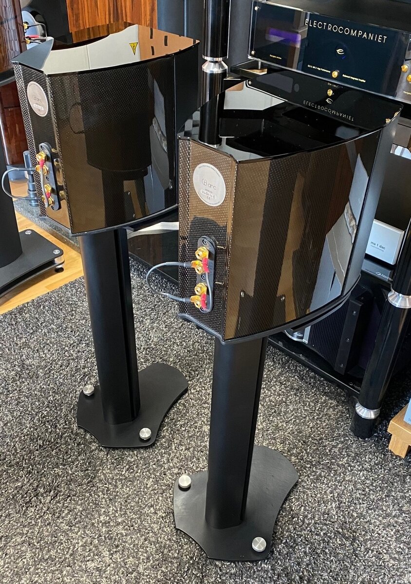 Nyni za 30 tis. - WILSON BENESCH ARC - 7