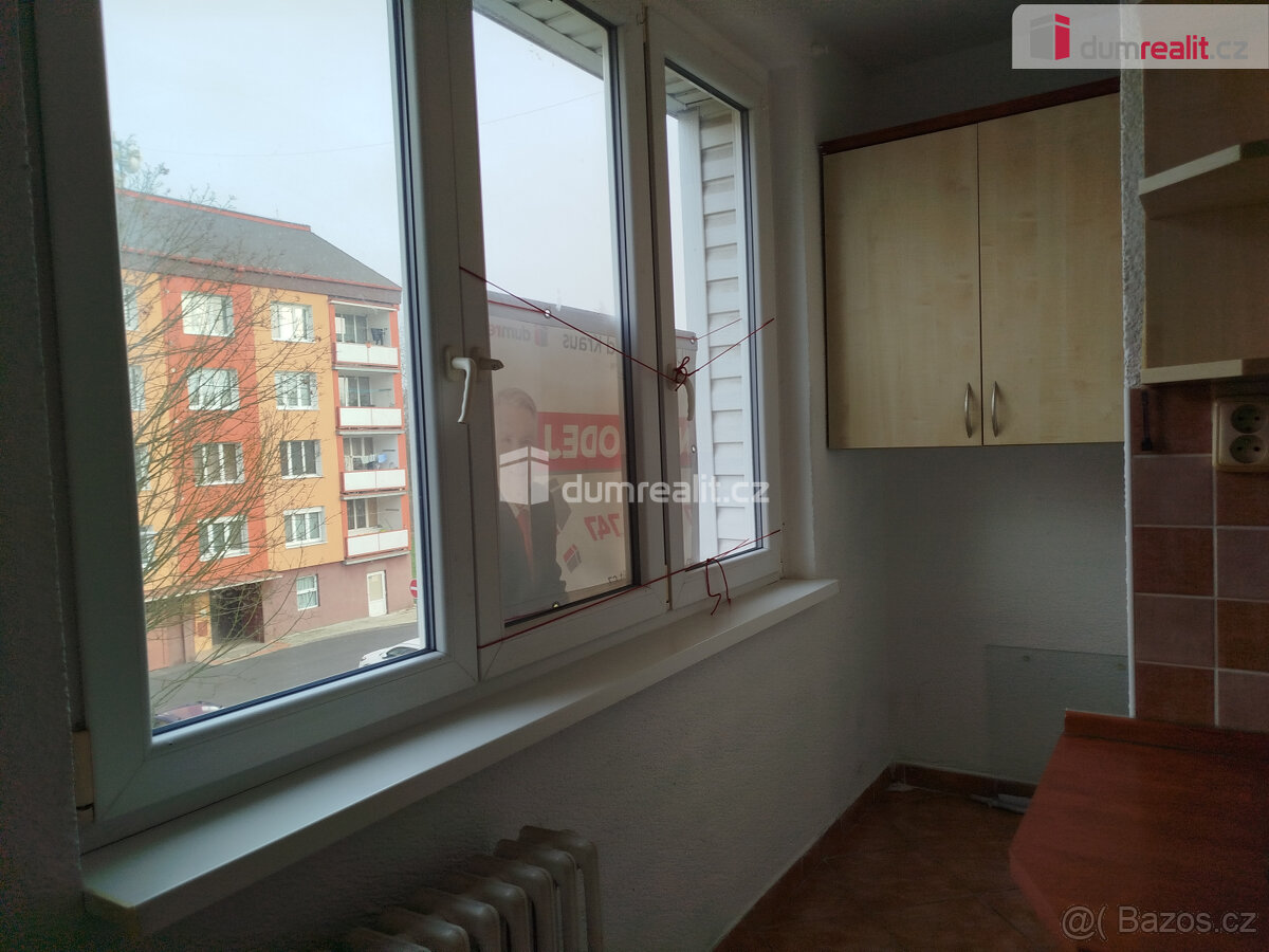 Prodej bytu 3+1 ve Vintířově, okr. Sokolov - 7