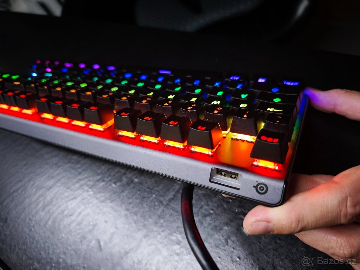 Herní mechanická klávesnice SteelSeries Apex 7 TKL - US - 7