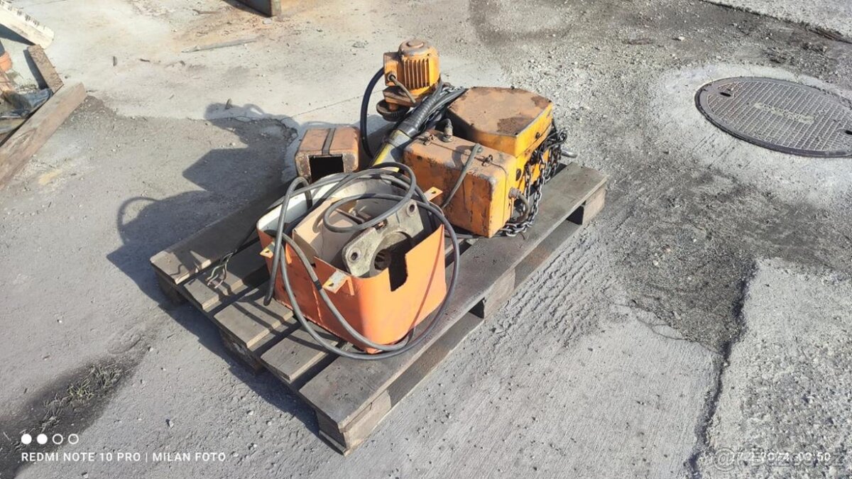 Otočný sloupový jeřáb MEZ OSŽ (7375) - 7