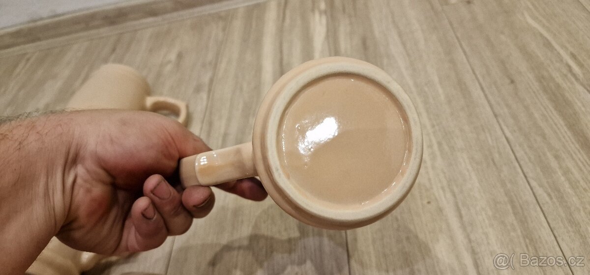 Půllitr keramický 7x - nový - 7