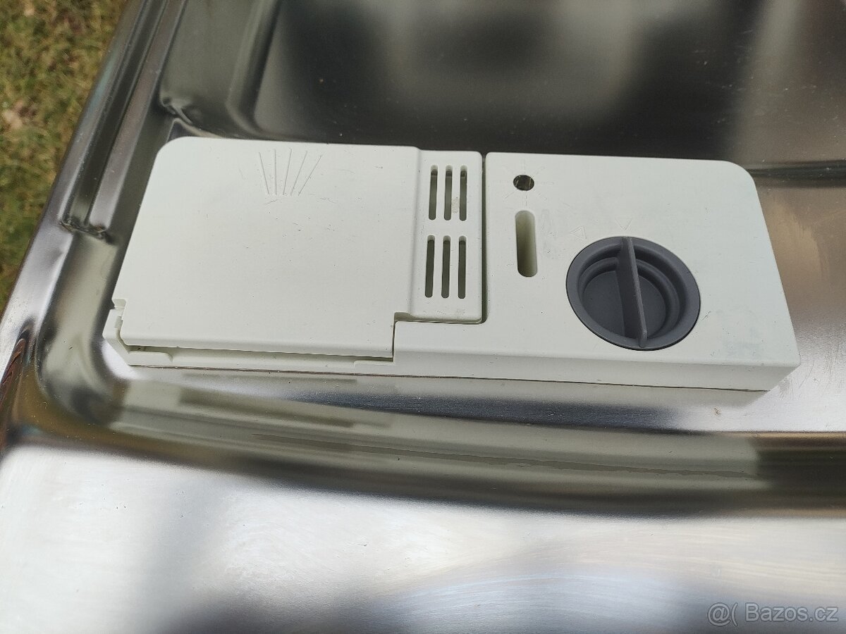 Vestavná myčka Ariston - 7