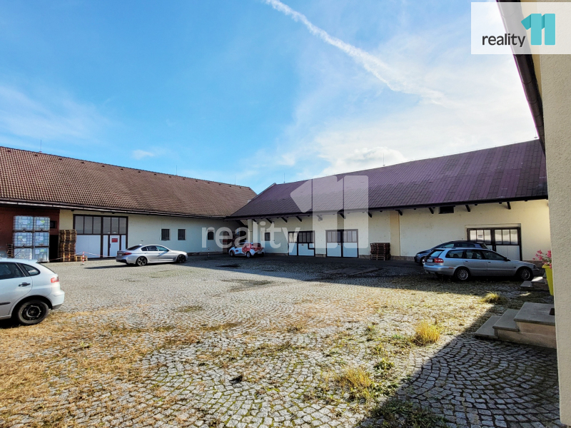 Rezidenčně, výrobně - skladový areál s pozemky 14 680m2, Hra - 7