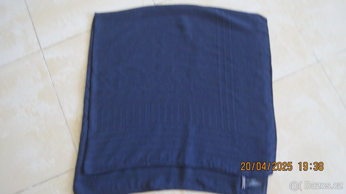 Šála TCHIBO, čepice černá s bambulí LINDEX - 7