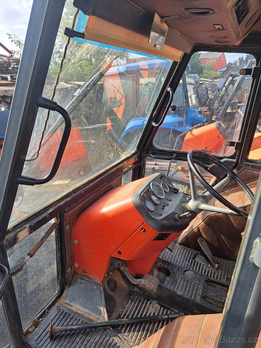 Kabina Zetor uřI 5211-7745. - 7