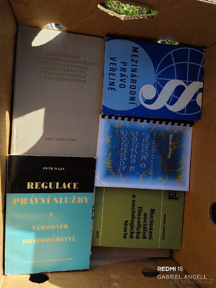 Soubor Knih o Právu, Podnikání a Ekonomii - 7