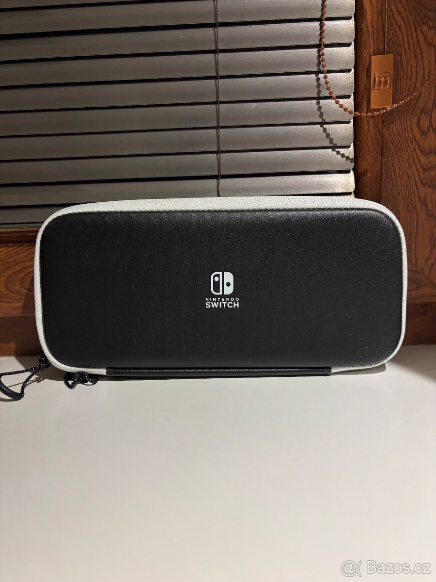 Konzole Nintendo SWITCH OLED (white set) + hra + pouzdro - 7