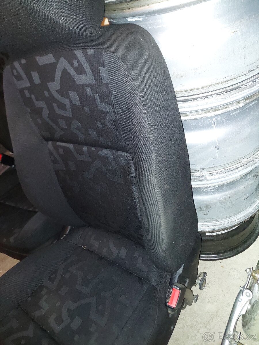 Přední sedačky VW Golf 4 3 dveř - 7
