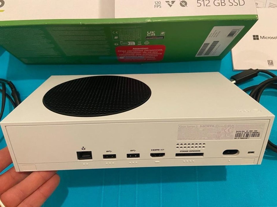 Xbox Series S + ovladač a krabice - 7