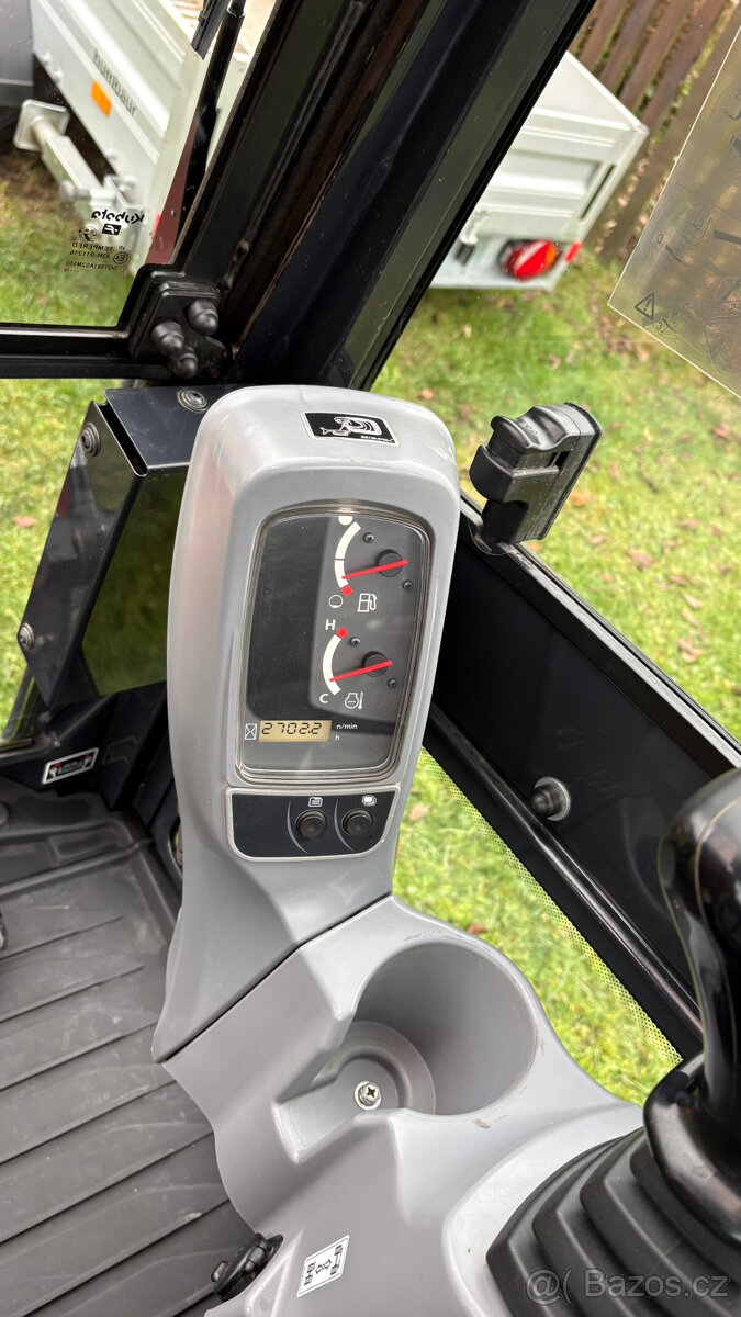 Minibagr Kubota KX016-4 - 7