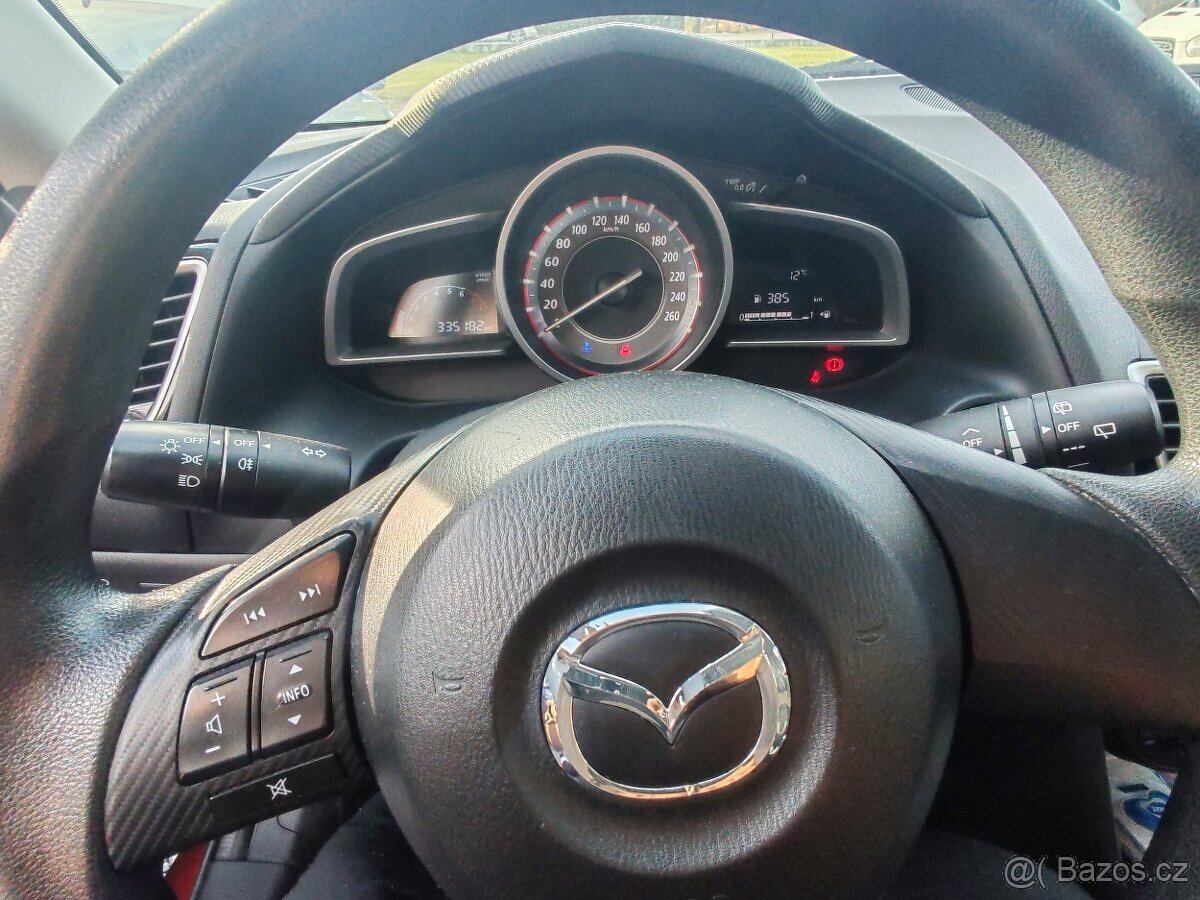 Mazda 3 1.5i Skyactive STK do 01/2028 - 7