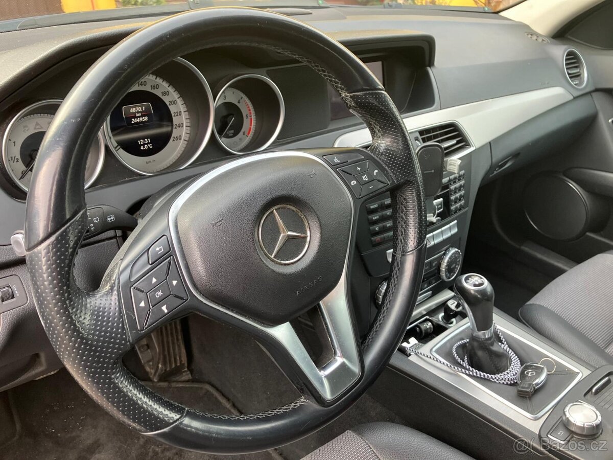 Prodám MB-E200 CDI - 7