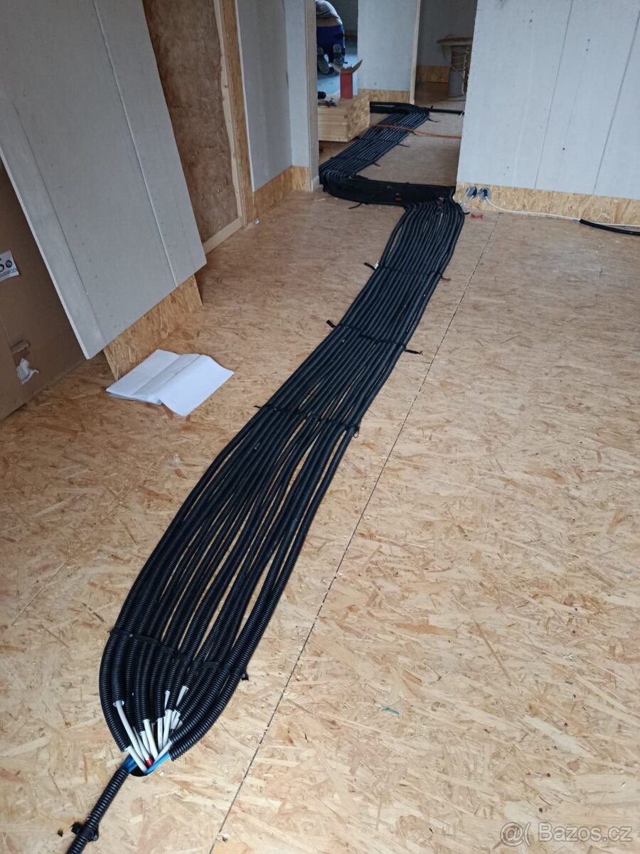 ELEKTRIKÁŘI, POMOCNÍCI, MONTÉŘI - 7