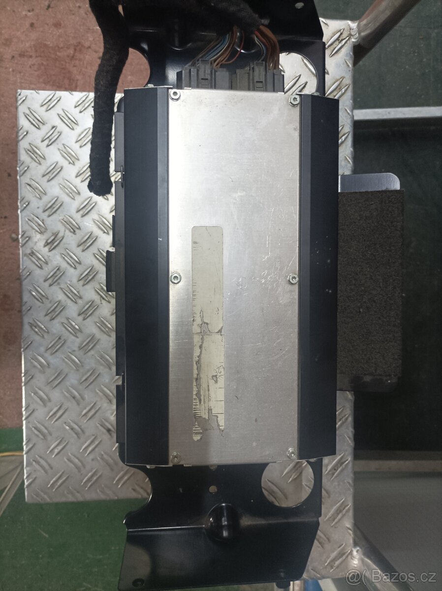 Vw Multivan zesilovač - 7