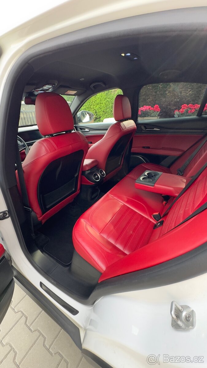 Alfa Romeo Stelvio - 7