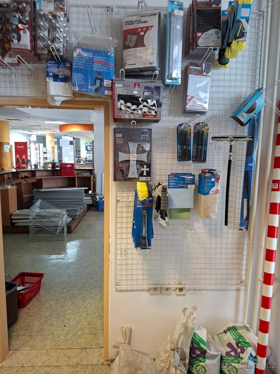 Prodám náhradní díly + autodoplňky pro kamiony. - 7