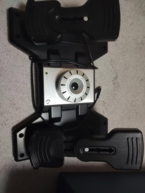 Honeycomb Alpha Yoke, Bravo Throttle + Letecké pedály Logite - 7