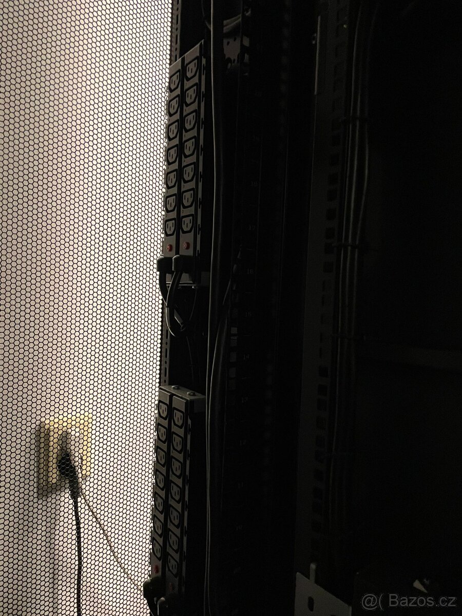 Rack skříň HP 42U 10642 G2 s PDU, plně vybavena - 7