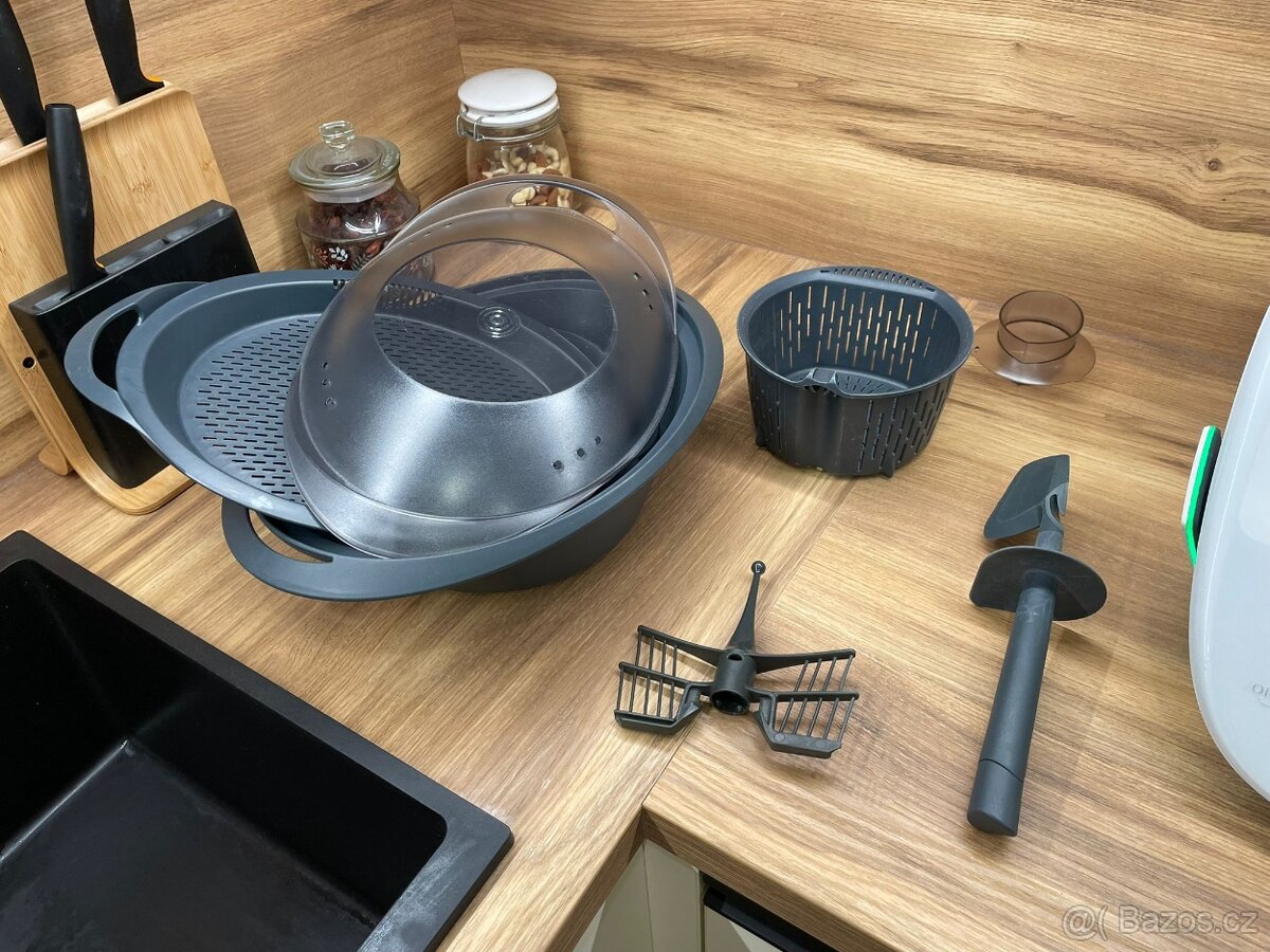 Vorwerk Thermomix TM5 + příslušenství - 7