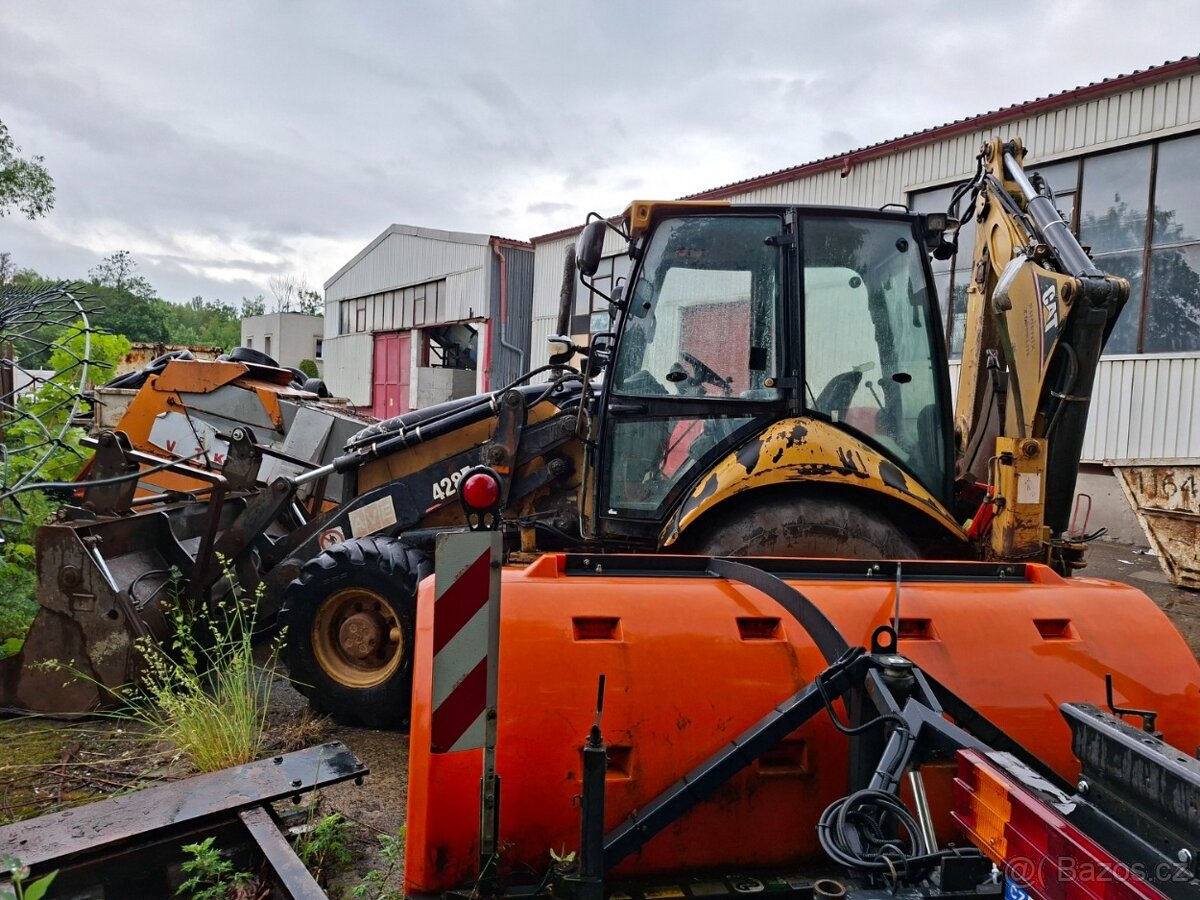 CATERPILLAR 428 E - 7